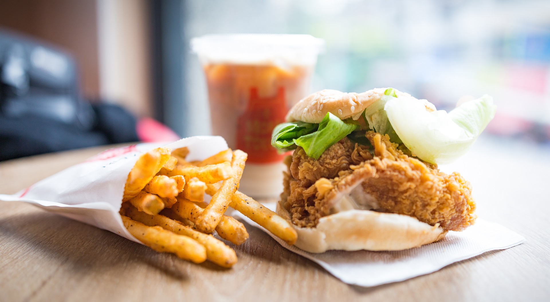 Combo - hamburguer, suco e fritas