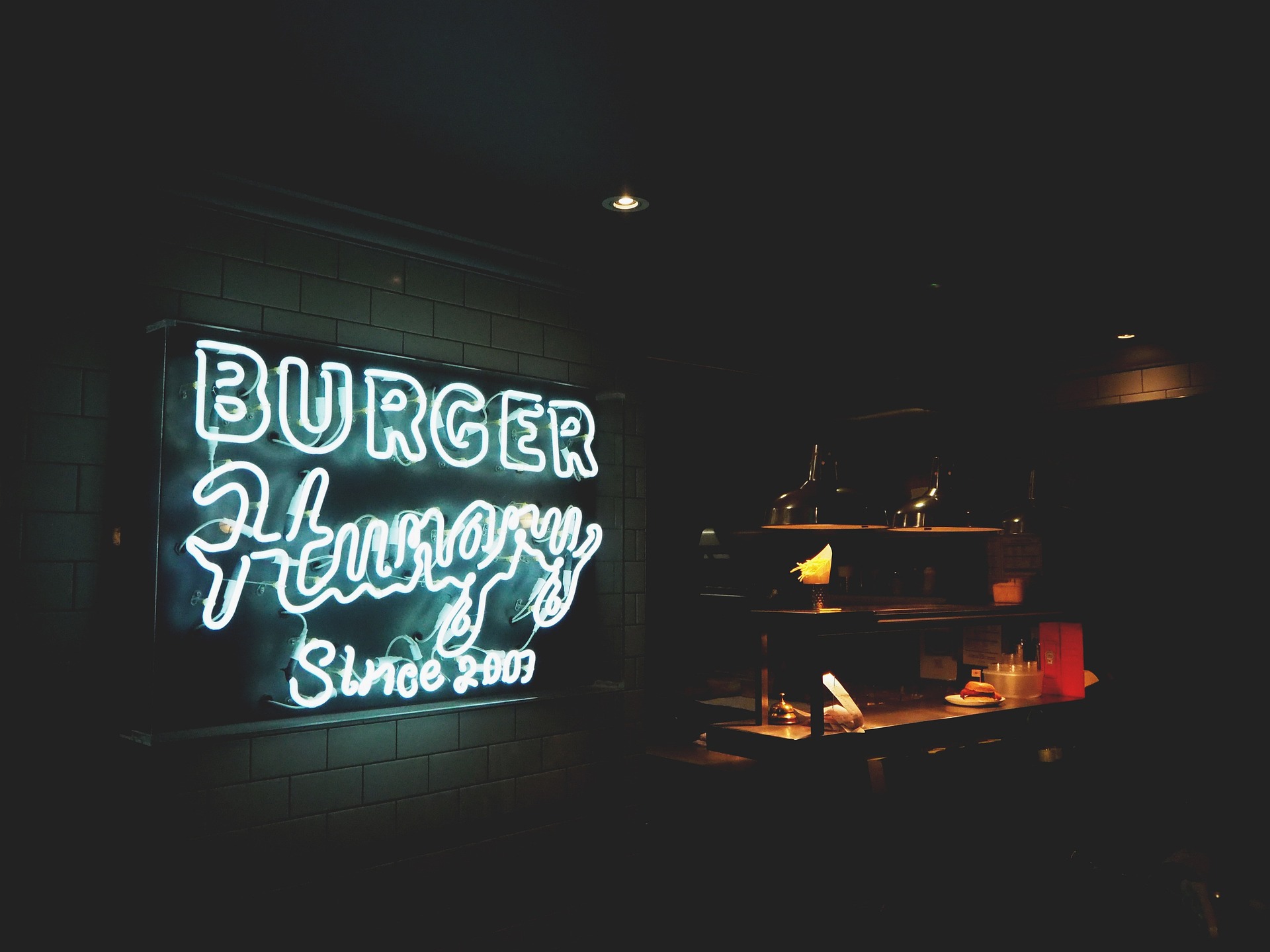 Espaço interno da hamburgueria